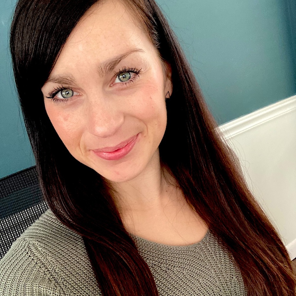 Meet your Posher, Kayla